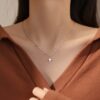 A Women'S Asymmetrical Star-Shaped Necklace, Easy And Stylish, Versatile for The Collarbone, Featuring a Unique Design