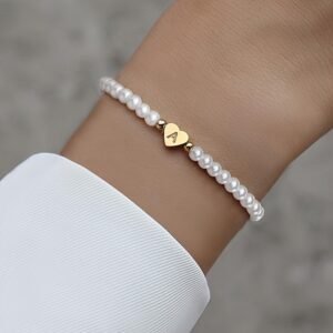 Hot Classic A-Z Heart Lnitial Letter Bracelet Women Temperament Lmitation Imitation Pearl Bead Bracelet for Women Jewelry Gift