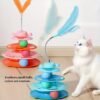 Artificial Feather Cat Carousel Toy - Rotating Rolling Ball Cat Toy, Interactive Teasing Toy for Cats, Cat Gift, Suitable for Indoor Cat Companion Toy, Self Entertainment And Fun Toy to Reduce Boredom, Random Balls in 3 Colors, Without Battery