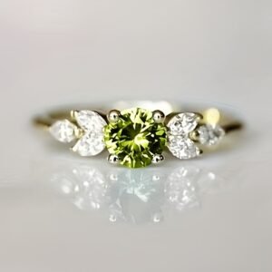 Fashion Four-Claw Inlaid Round Green Synthetic Gemstone Ring Women'S Wedding Accessory