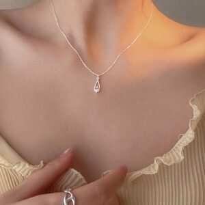 1pc Fashion Women'S Necklace, Ins Minimalist Cold Style Water Drop Pendant Necklace, Easy French Clavicle Chain, Daily All-Match Accessory Gift