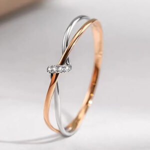 1pc Women's Engagement Ring, Minimalist Style with Synthetic Synthetic Zirconia Inlay, Two-Tone Crossed Thin Band Ring, Fashionable Ring for Women's Engagement and Wedding Wear, Elegant Accessory for Daily Casual, Vacation, Suitable for Daily