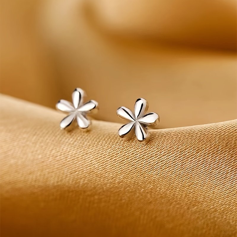 Pierced Ear Studs Exquisite Mini Small Flower Stud Earrings - Image 3