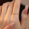 1pc Olive Synthetic Zirconia Chain Ring for Women, Fresh Niche Vintage Adjustable Index Finger Ring, Elegant Unique Ladies Ring, Perfect Gift for Daily Wear, Halloween, Christmas, Valentine's Day, Dating, Wedding, Music Festival, Banquet